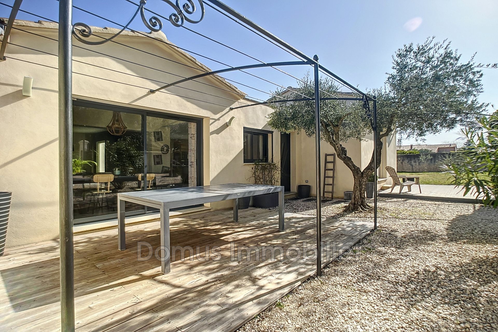 Vente Maison à Saint-Saturnin-lès-Avignon 8 pièces