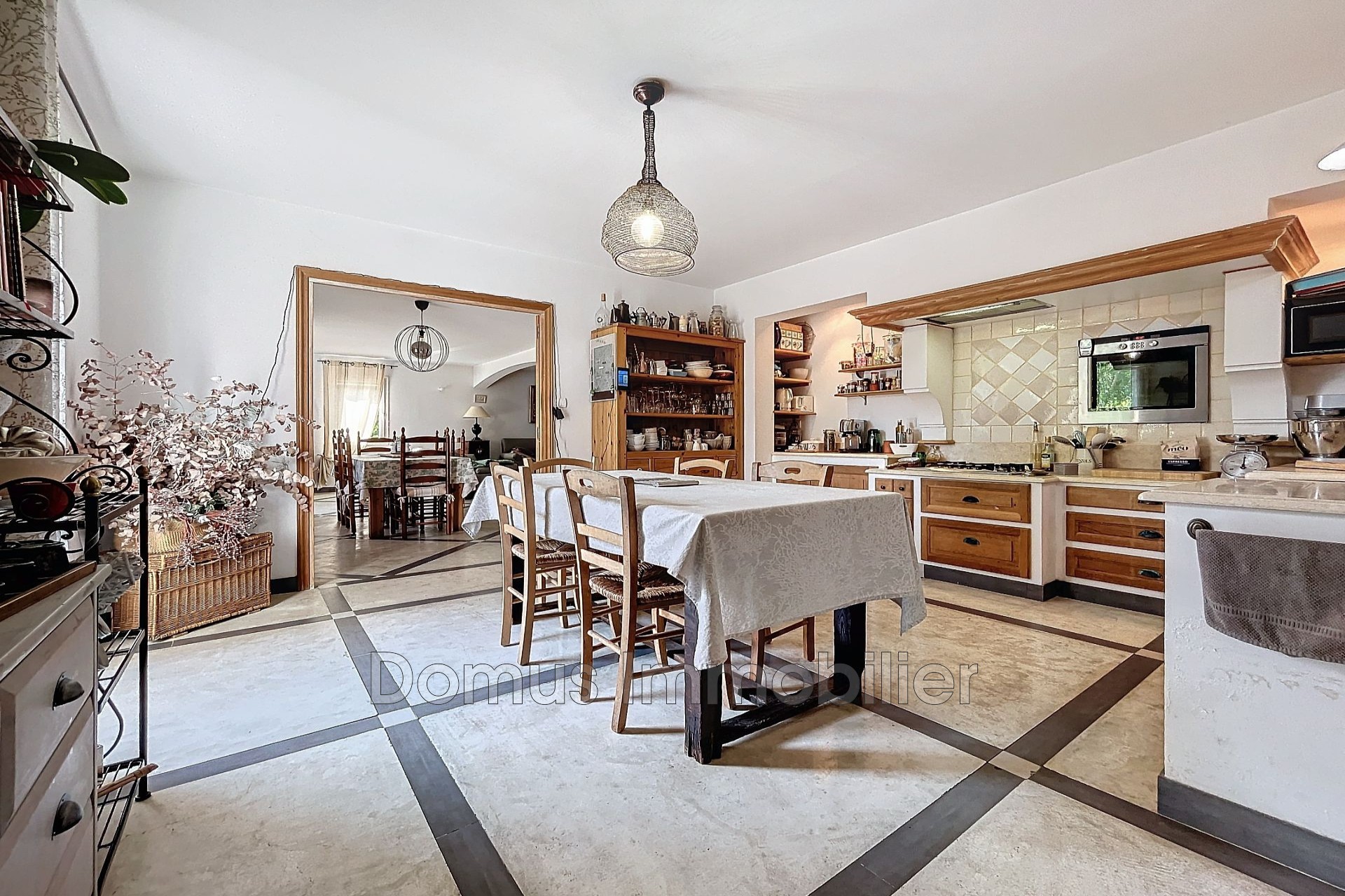 Vente Maison à Saint-Saturnin-lès-Avignon 7 pièces