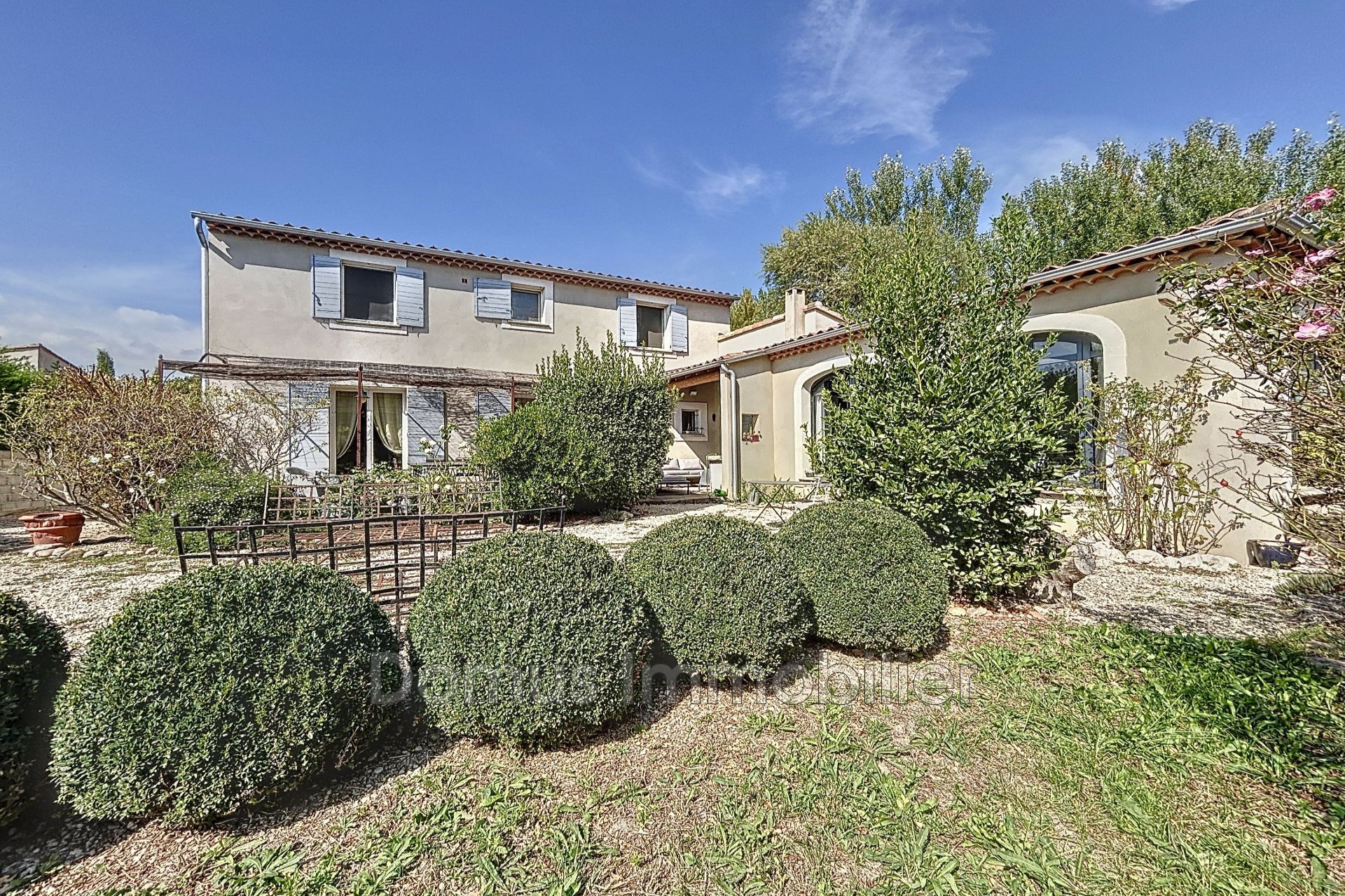 Vente Maison à Saint-Saturnin-lès-Avignon 7 pièces