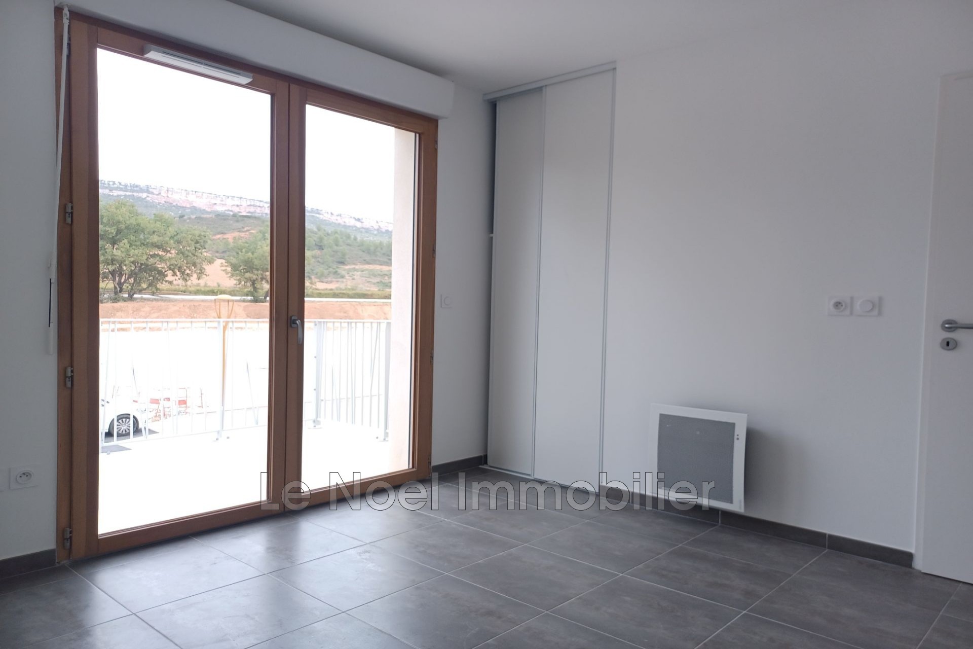 Location Appartement à Châteauneuf-le-Rouge 2 pièces