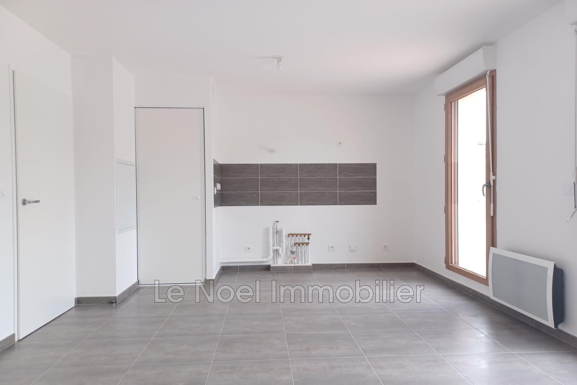 Location Appartement à Châteauneuf-le-Rouge 2 pièces