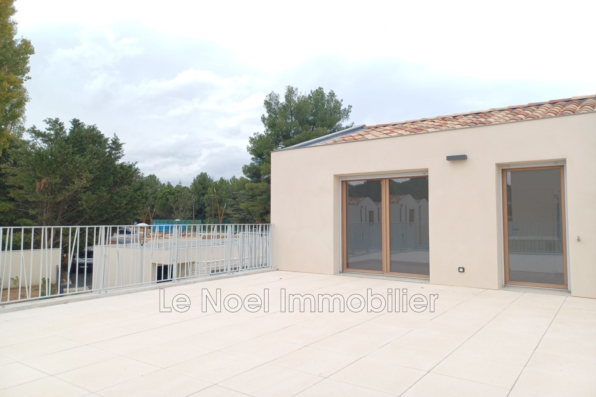 Location Appartement à Châteauneuf-le-Rouge 2 pièces