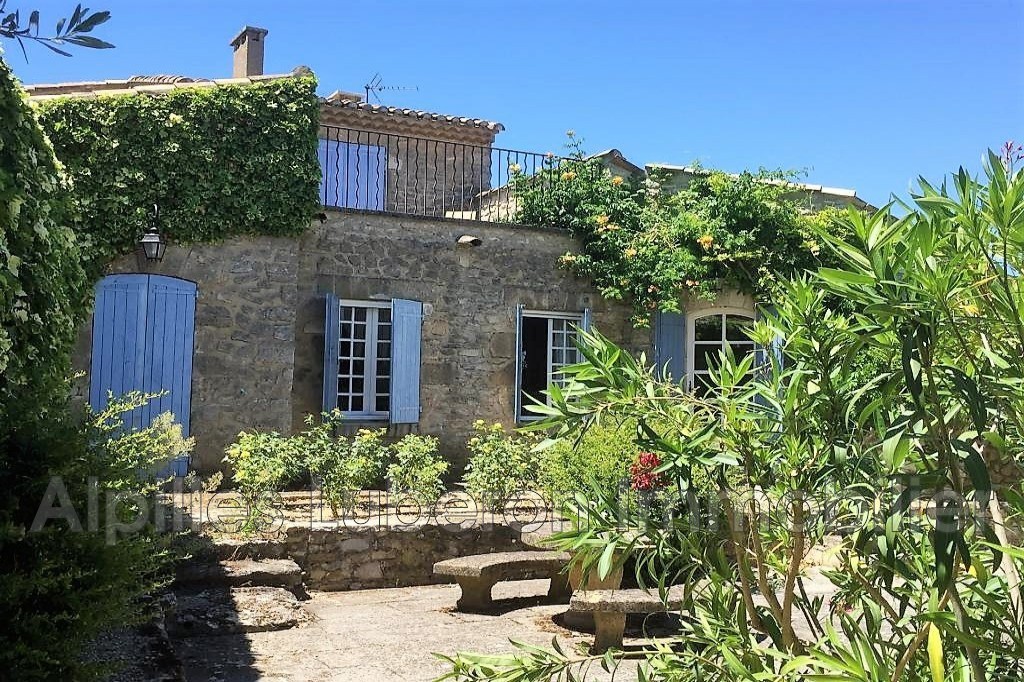 Location Maison à Eygalières 7 pièces