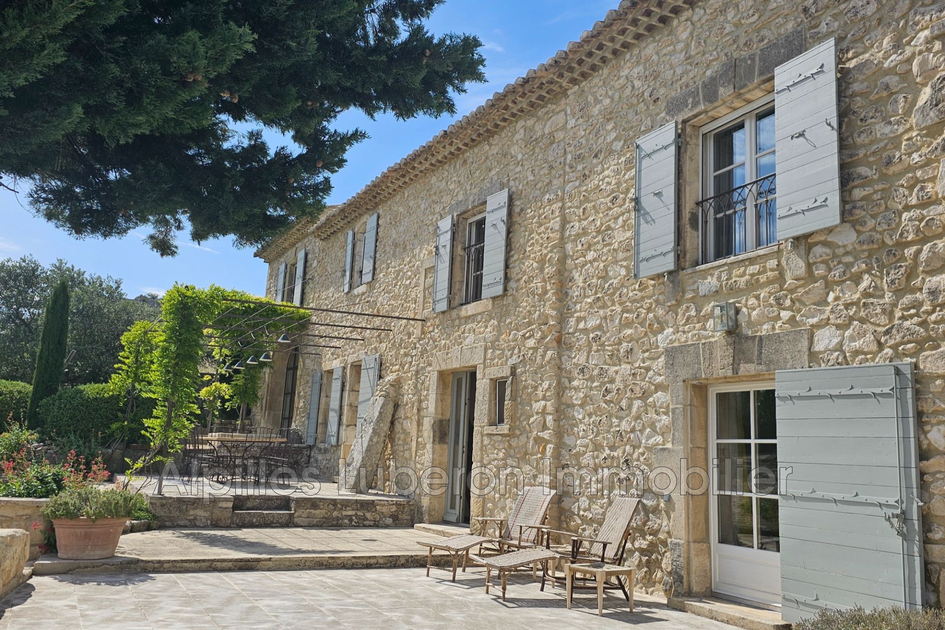 Location Maison à Eygalières 8 pièces