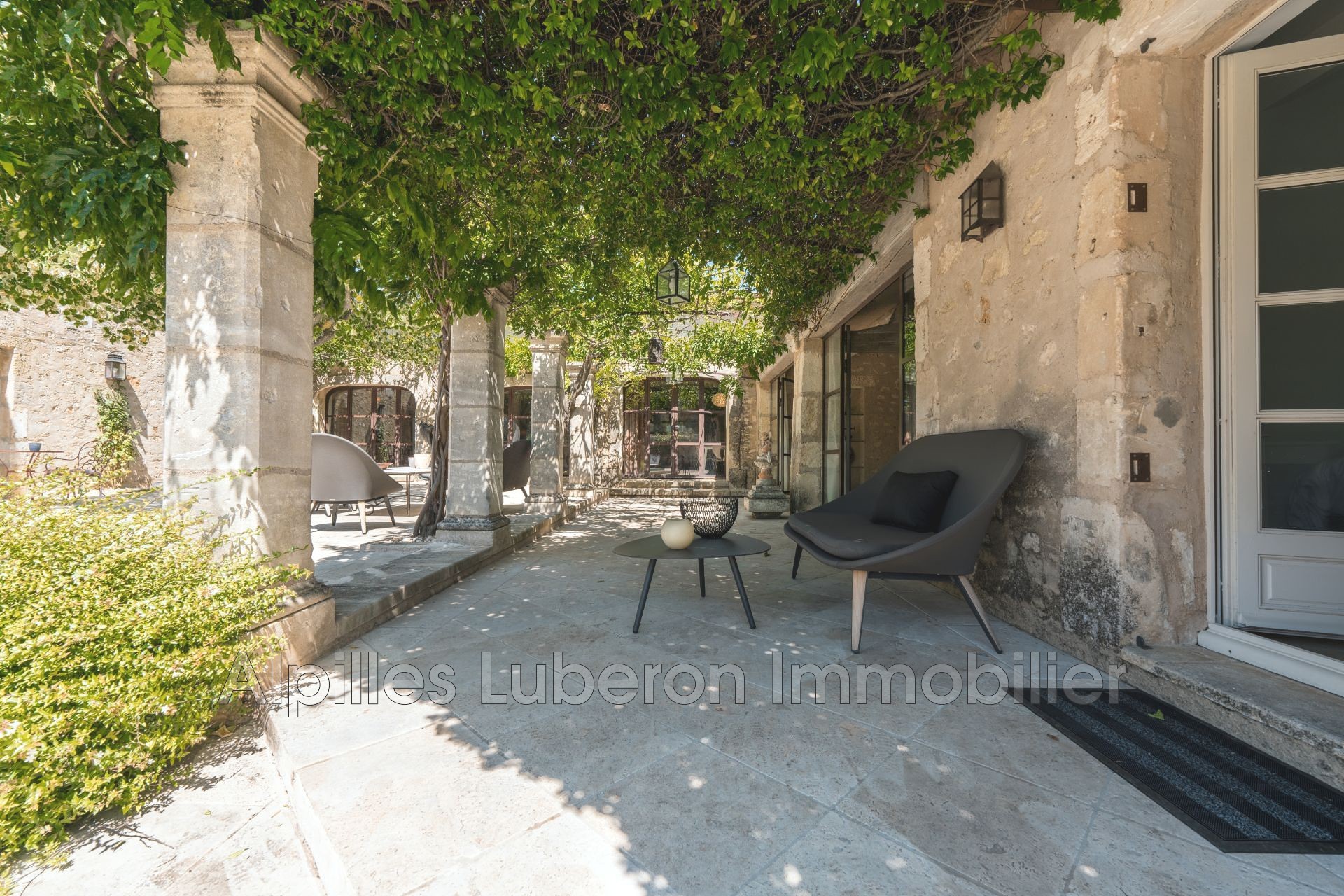 Location Maison à Eygalières 10 pièces