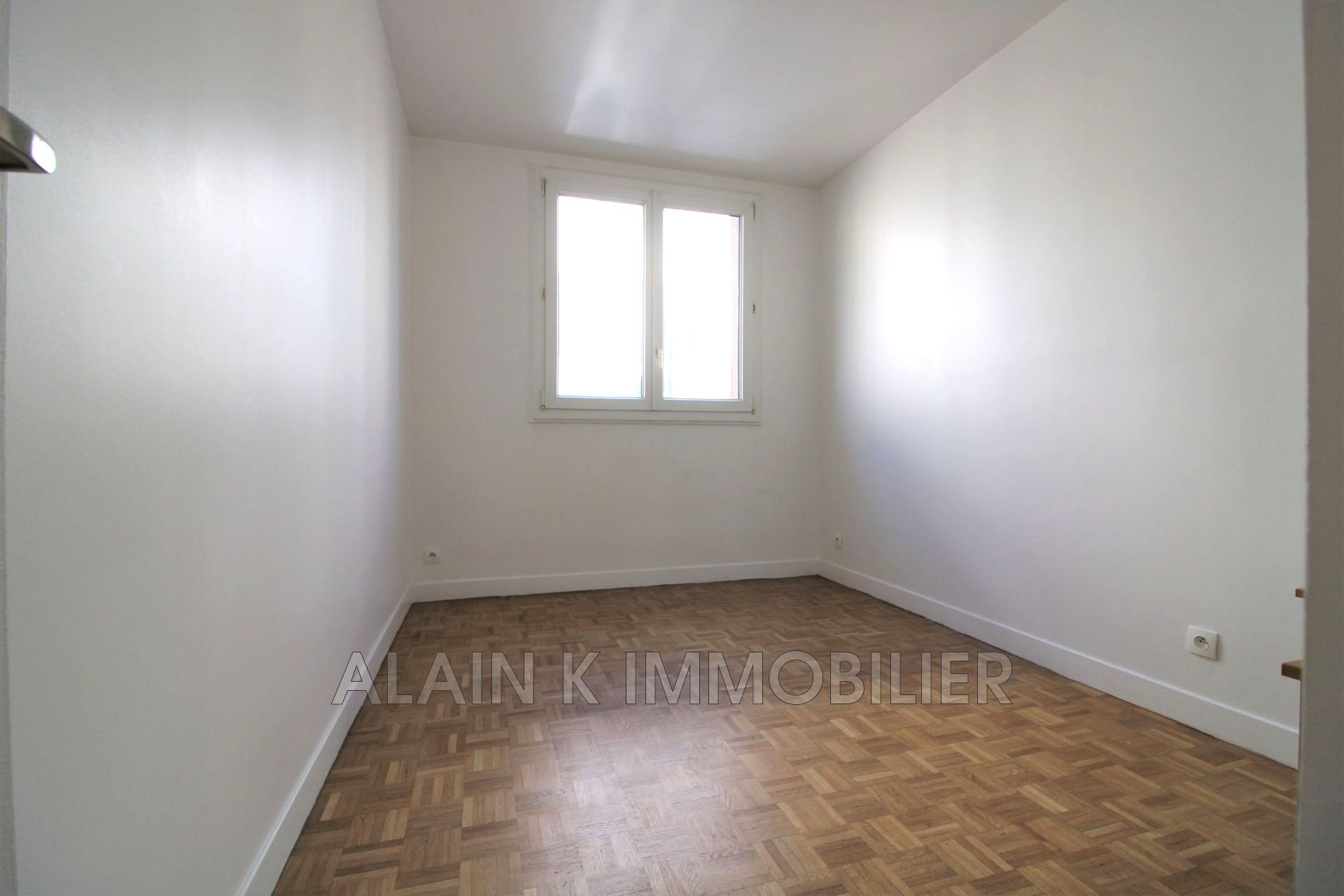 Vente Appartement à Paris Batignolles-Monceaux 17e arrondissement 3 pièces