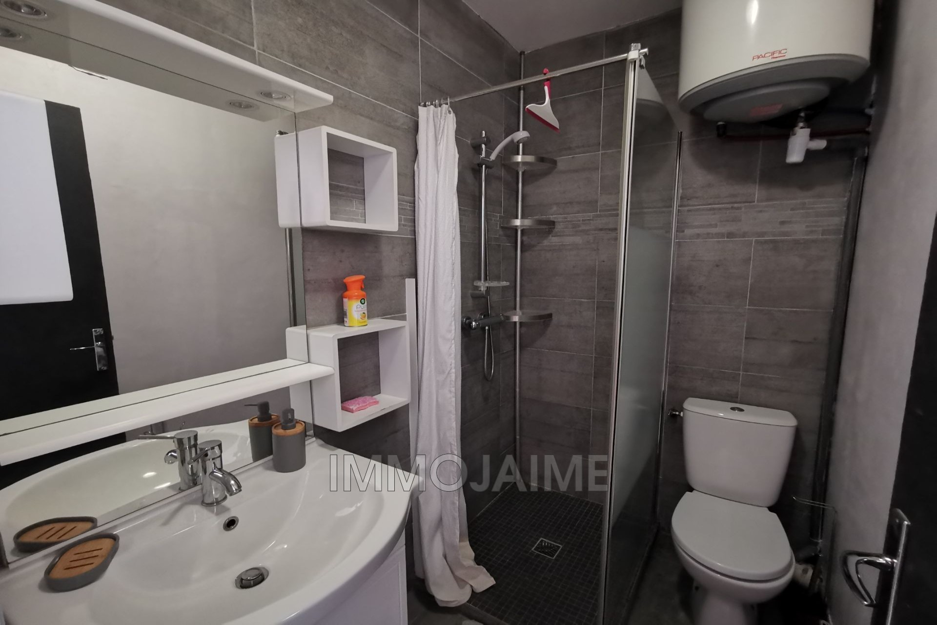 Location Appartement à Saint-Cyprien 0 pièce