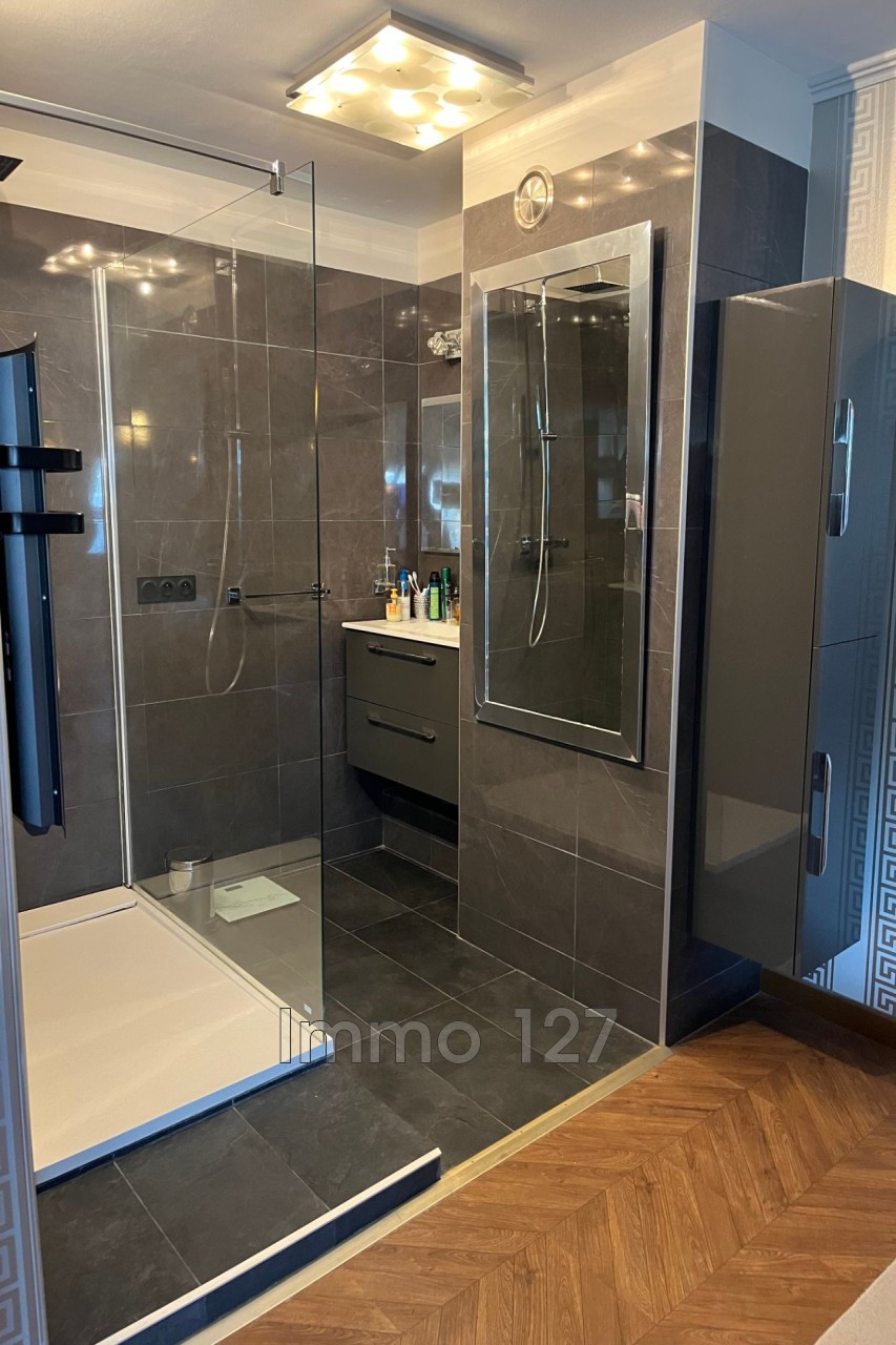 Location Appartement à Marseille 8e arrondissement 4 pièces