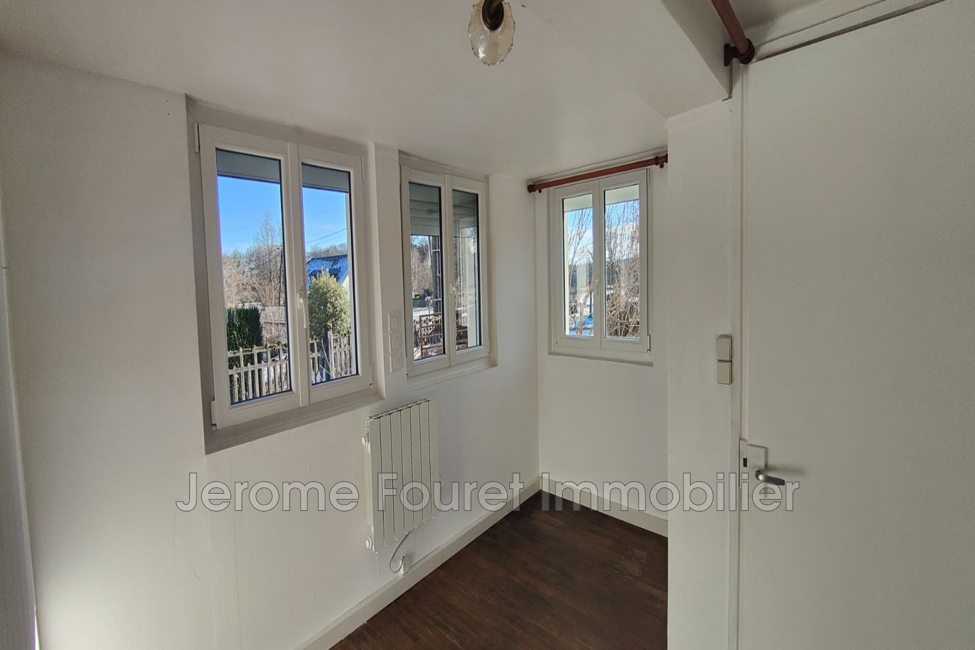 Location Appartement à Montaignac-Saint-Hippolyte 2 pièces