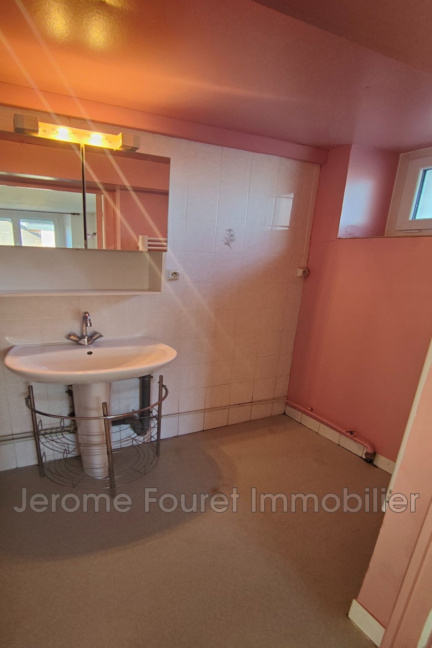 Location Appartement à Montaignac-Saint-Hippolyte 2 pièces