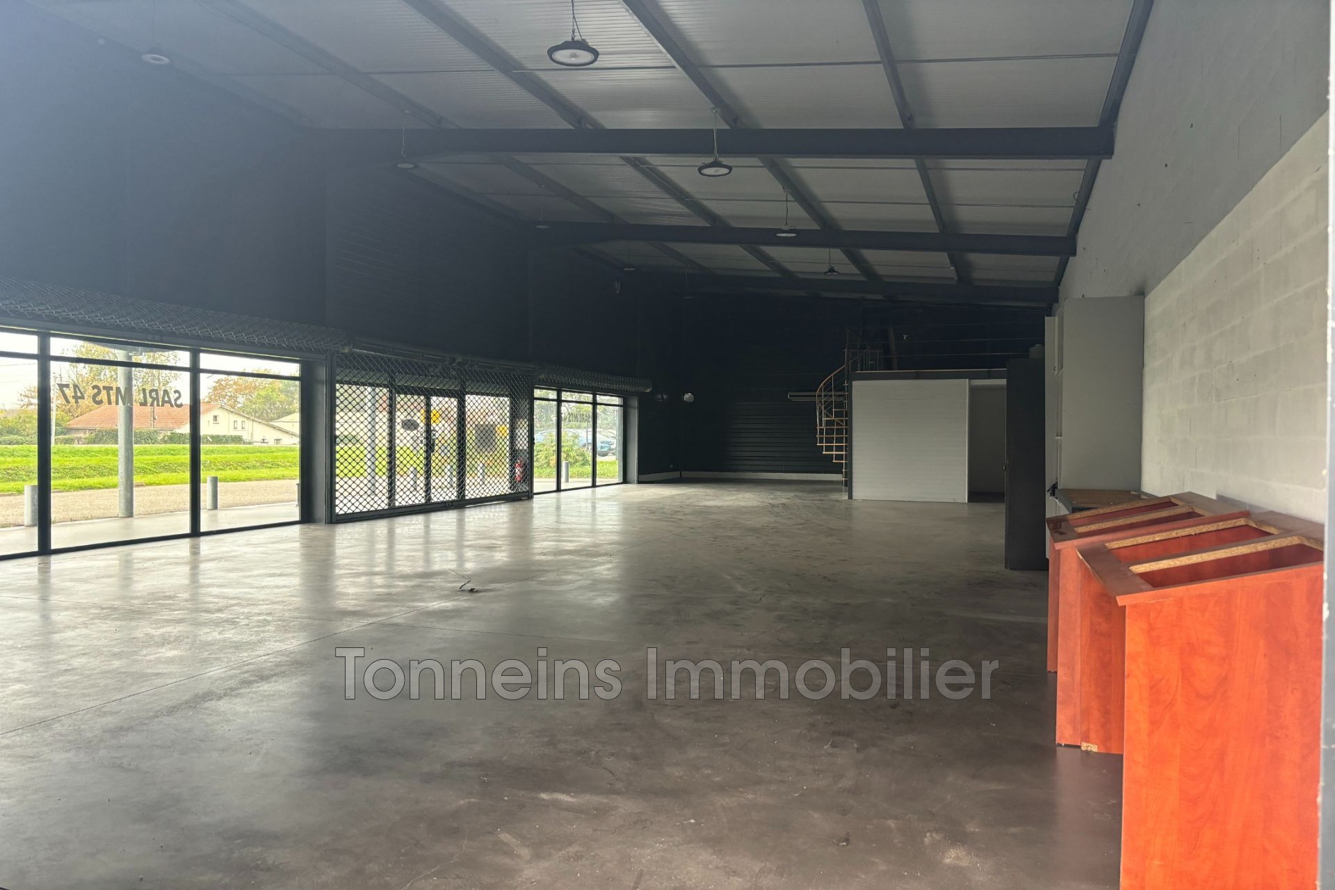 Vente Bureau / Commerce à Saint-Pardoux-du-Breuil 0 pièce