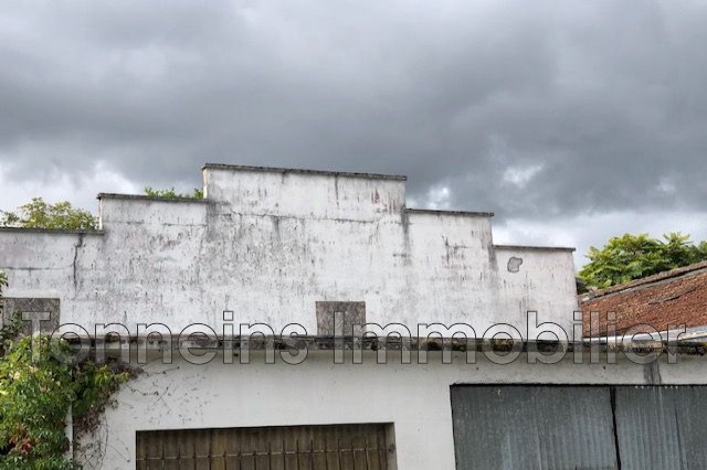 Vente Garage / Parking à Monbahus 0 pièce