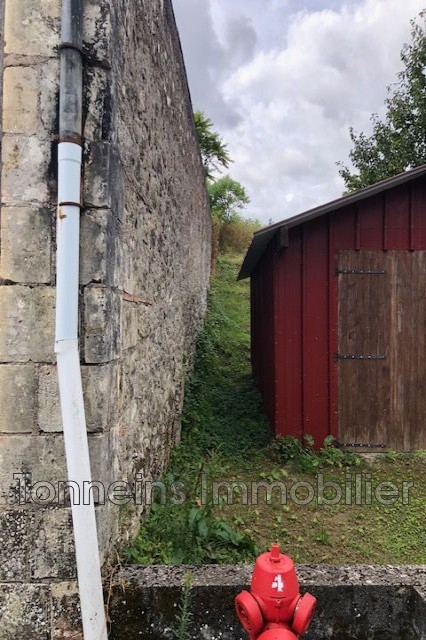 Vente Garage / Parking à Monbahus 0 pièce