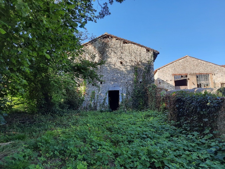 Vente Garage / Parking à Mansle 0 pièce