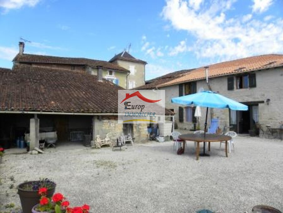 Vente Maison à Saint-Claud 13 pièces