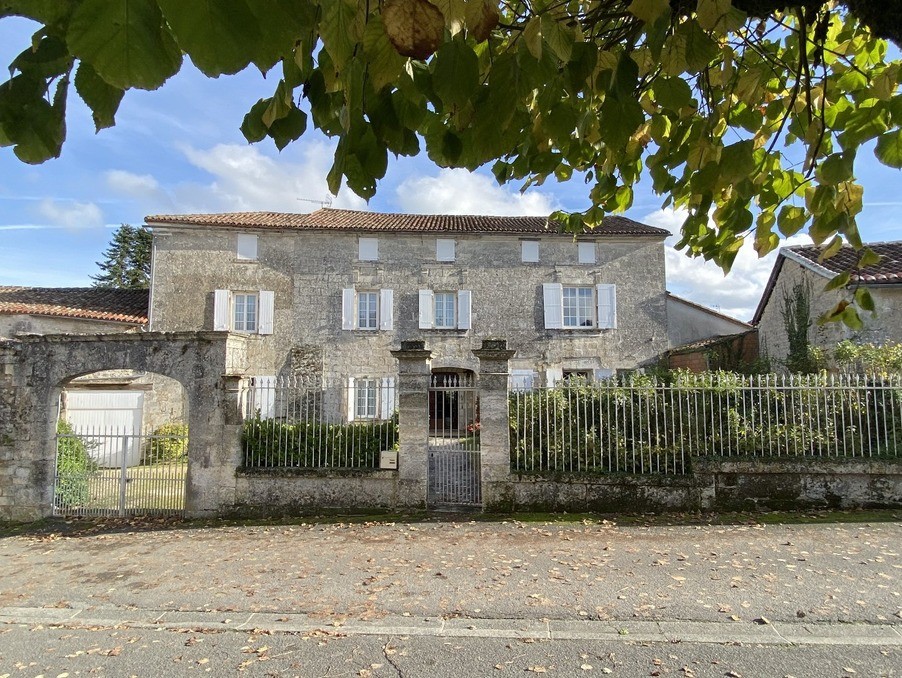 Vente Maison à Angoulême 9 pièces