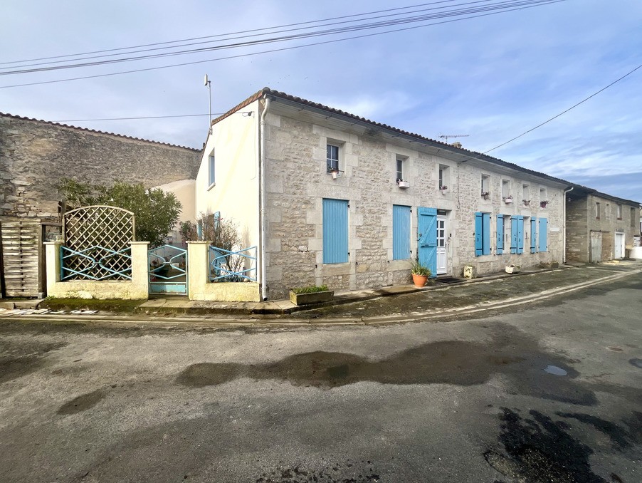 Vente Maison à Pont-l'Abbé-d'Arnoult 9 pièces