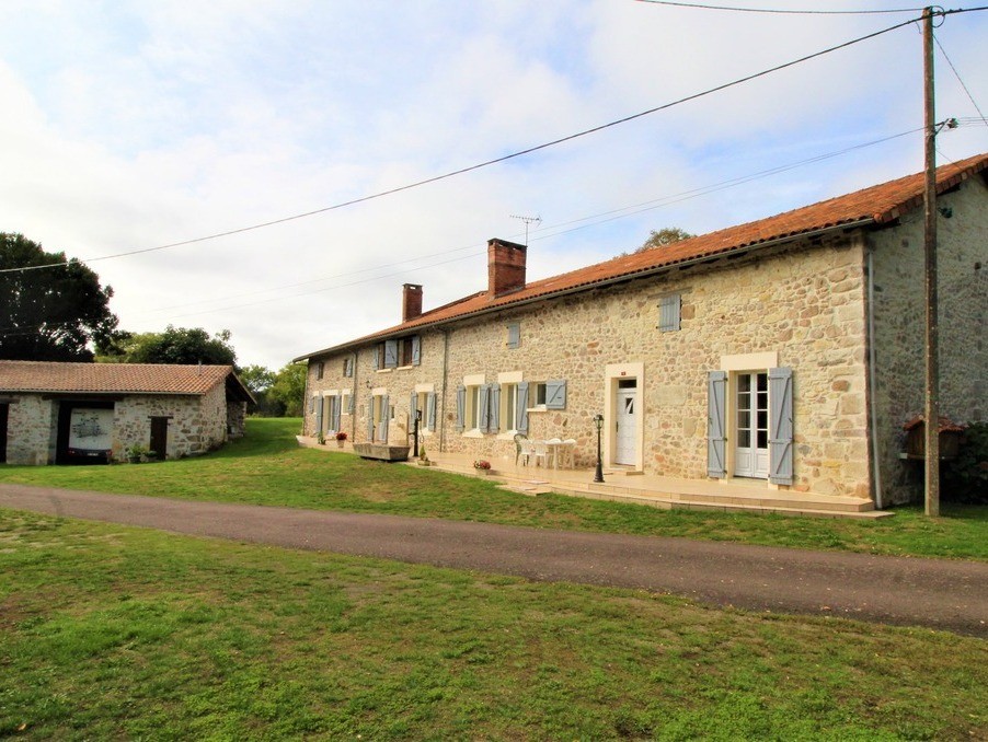 Vente Maison à Manot 10 pièces