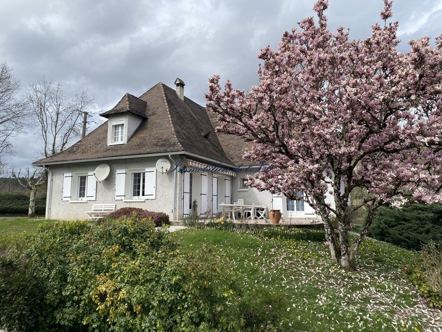 Vente Maison à Saint-Germain-du-Salembre 10 pièces