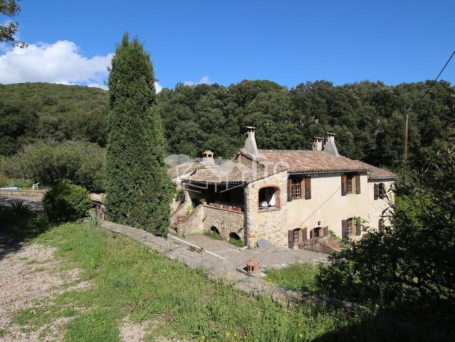 Vente Maison à Saint-Julien-les-Rosiers 8 pièces