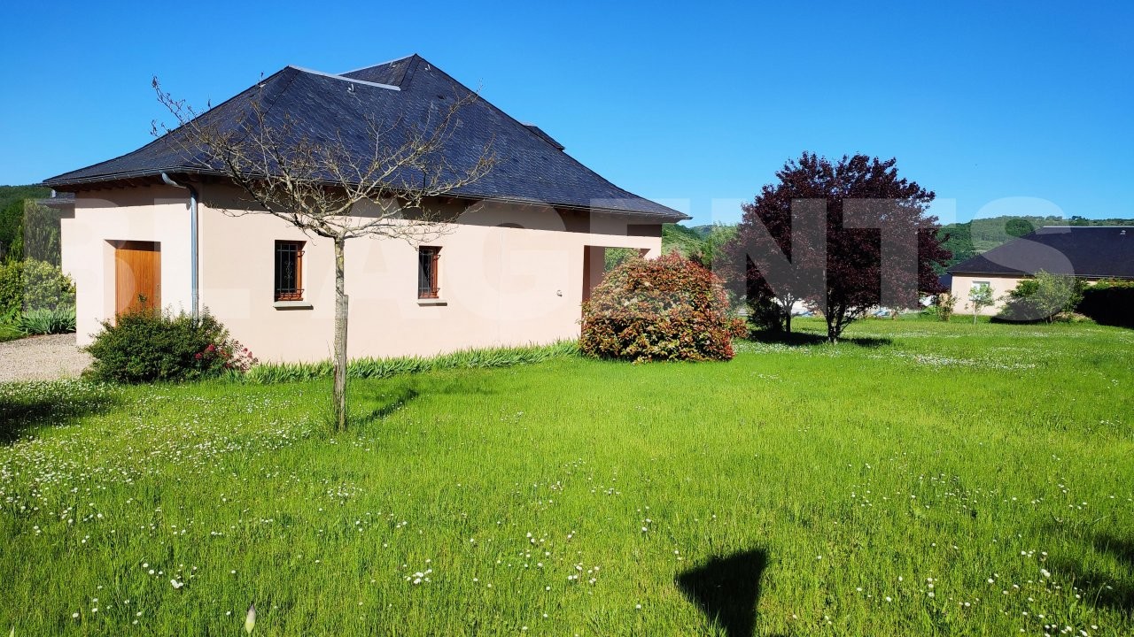 Vente Maison à Saint-Christophe-Vallon 7 pièces