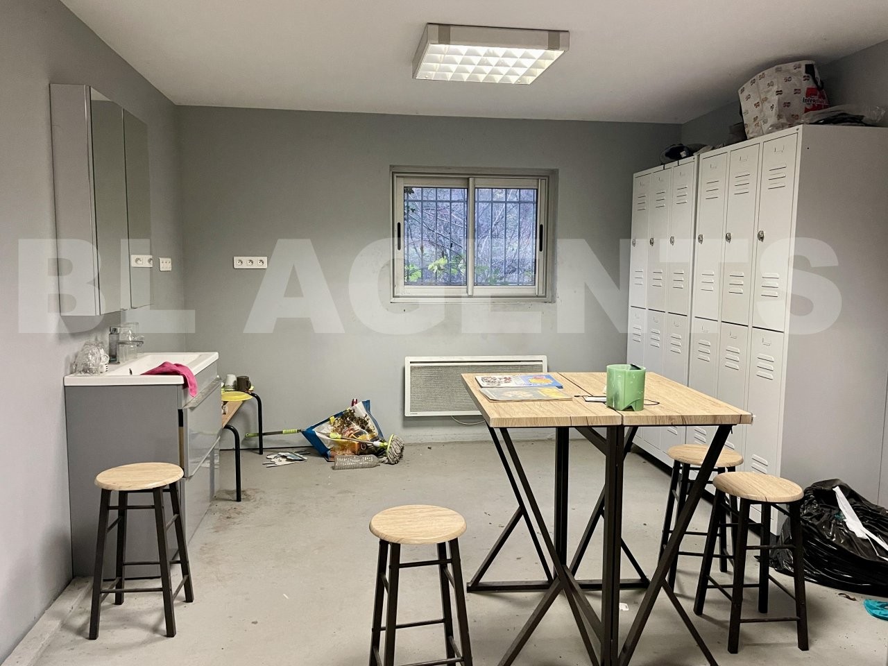 Vente Bureau / Commerce à Aubin 8 pièces