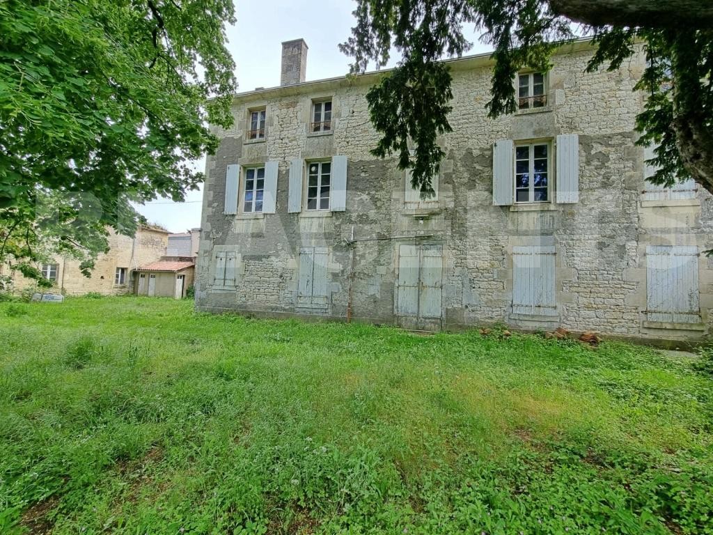 Vente Maison à Fontenay-le-Comte 10 pièces