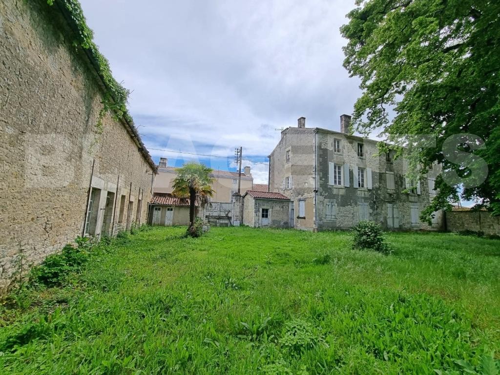 Vente Maison à Fontenay-le-Comte 10 pièces