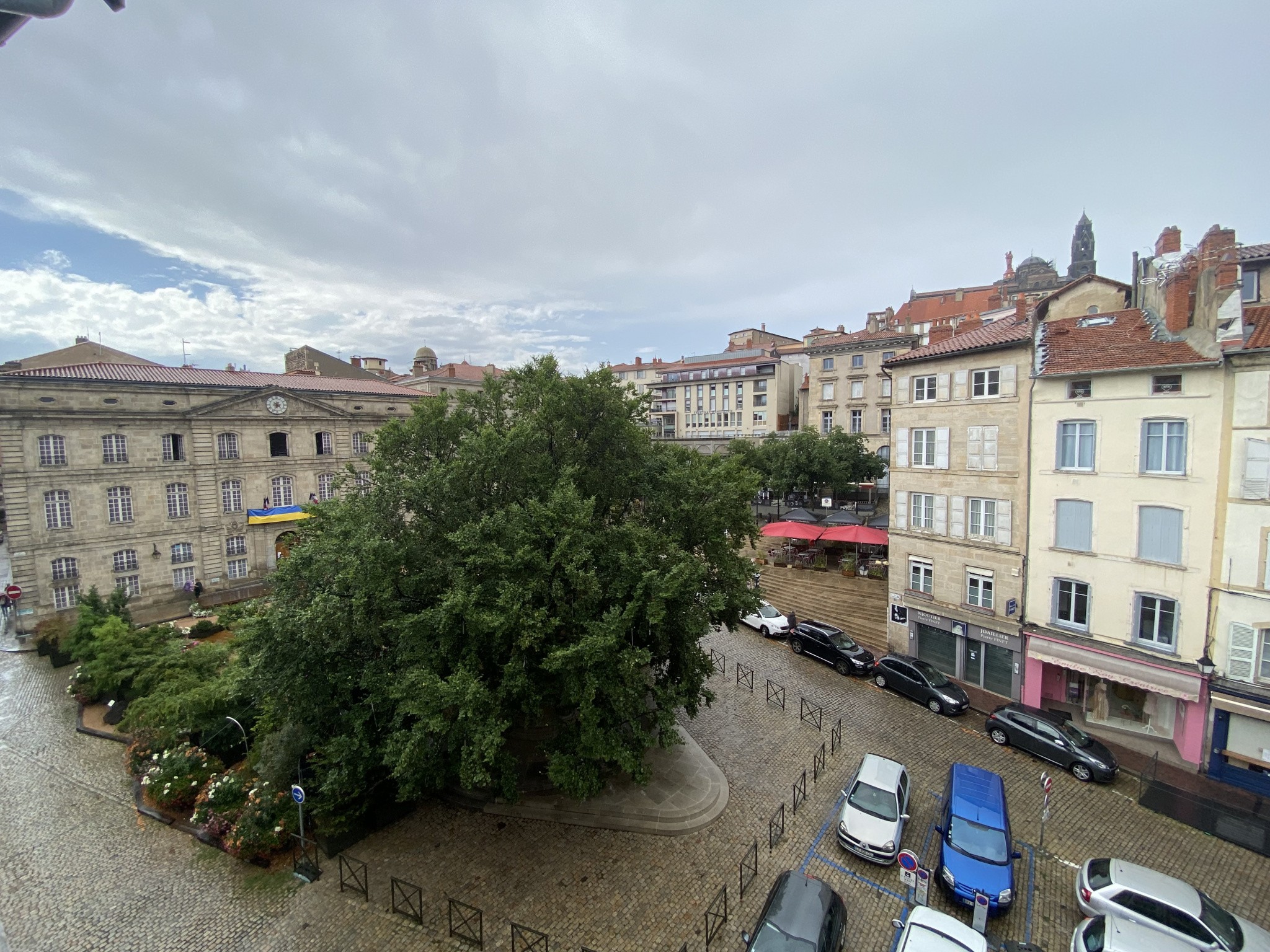 Location Bureau / Commerce à le Puy-en-Velay 0 pièce