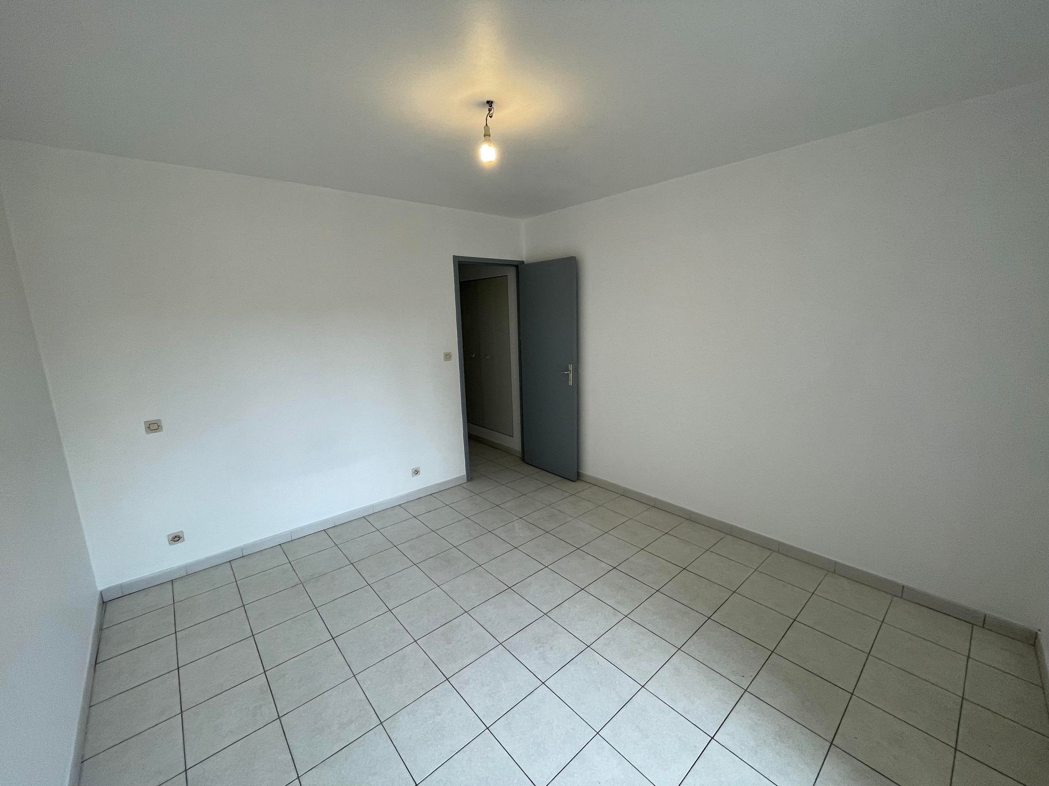 Location Appartement à Saint-Paul-Trois-Châteaux 2 pièces