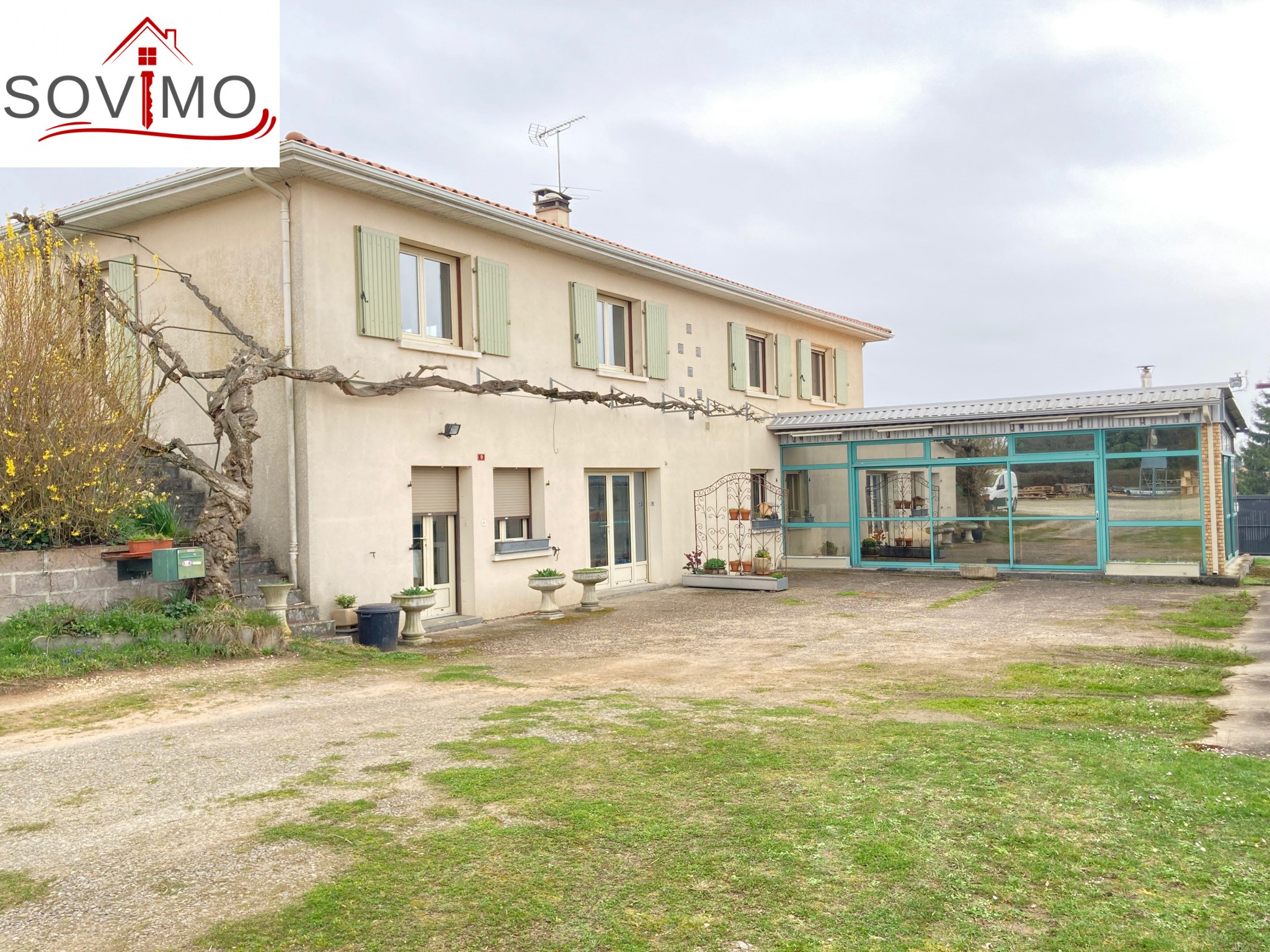 Vente Maison à Manot 9 pièces