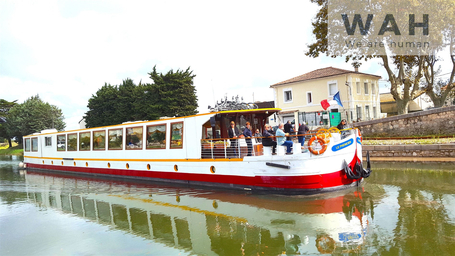 Vente Bureau / Commerce à Aigues-Mortes 11 pièces