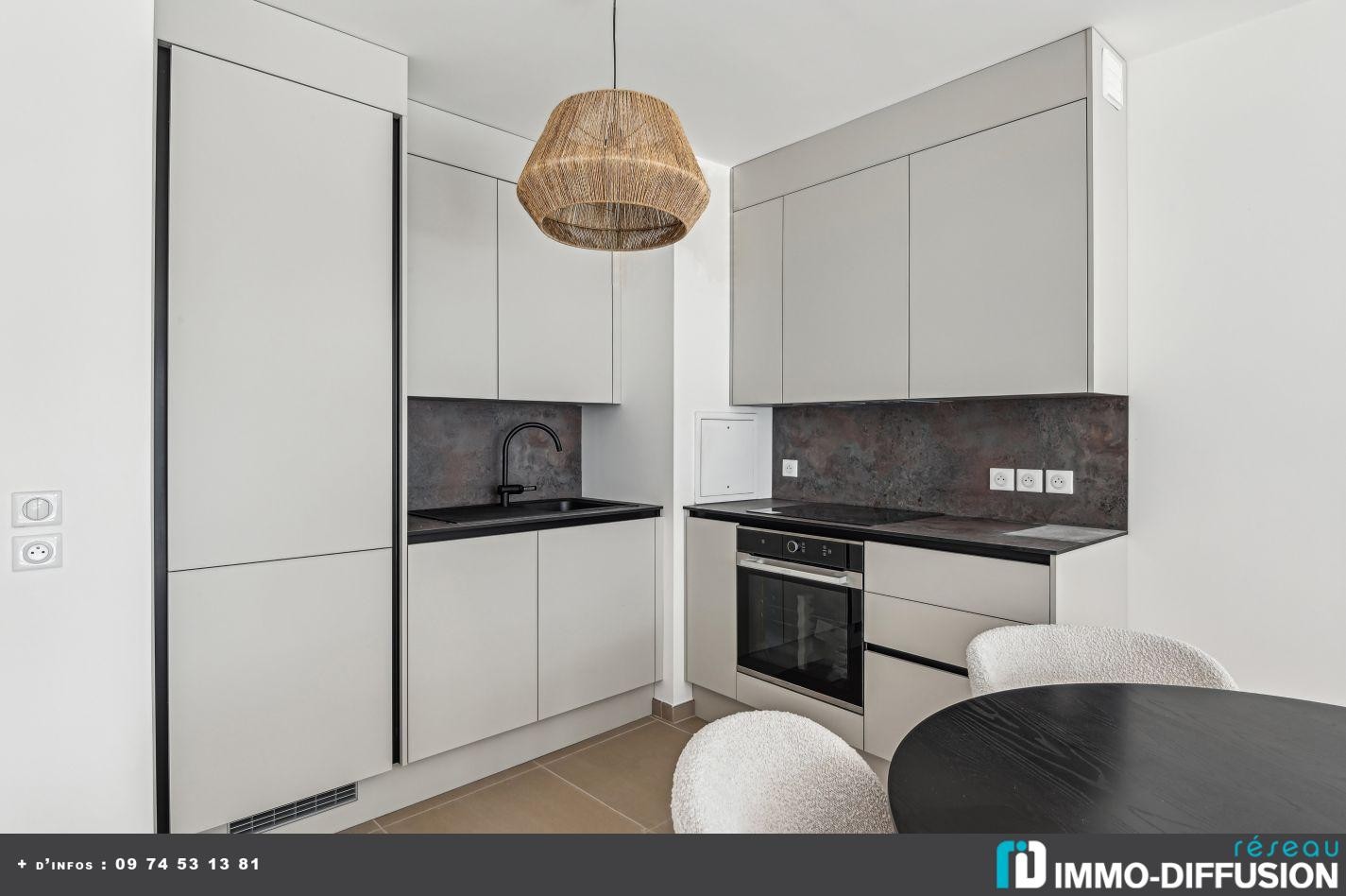 Vente Appartement à Paris Butte-Montmartre 18e arrondissement 3 pièces