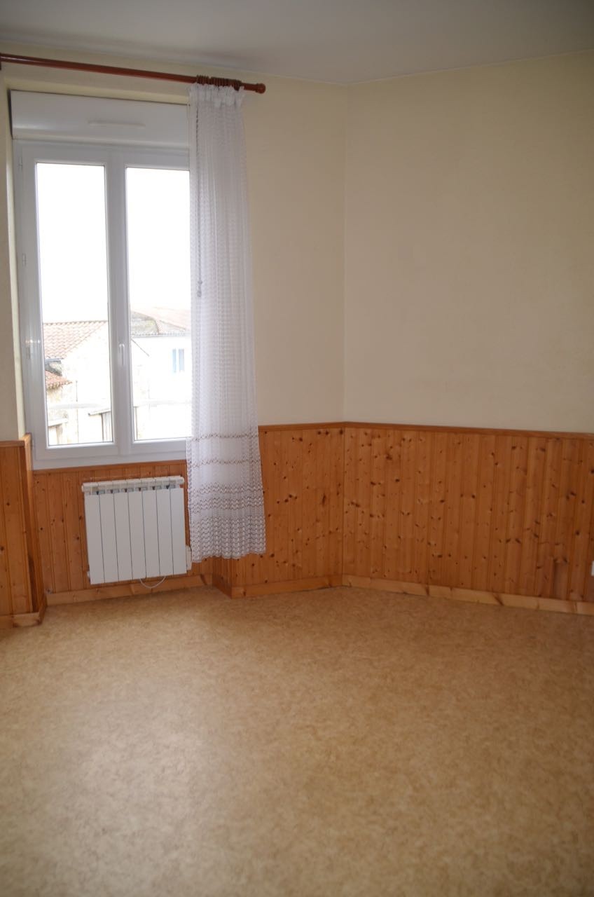 Location Appartement à Sainte-Hermine 1 pièce