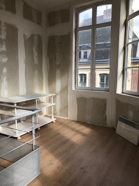 Location Bureau / Commerce à Douai 0 pièce