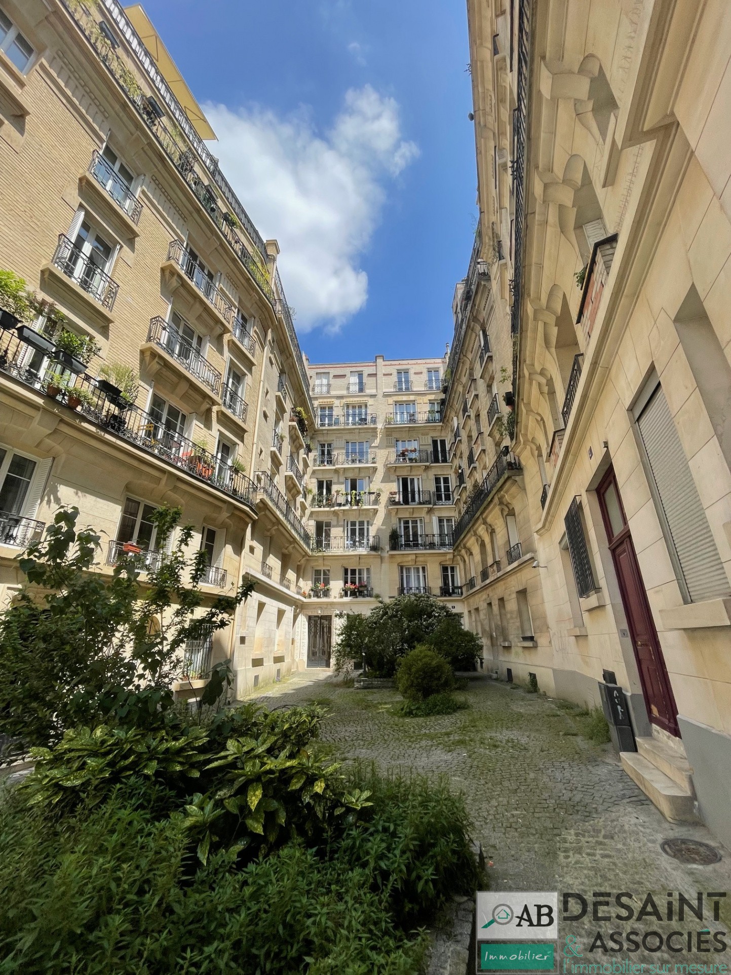 Vente Appartement à Paris Butte-Montmartre 18e arrondissement 2 pièces