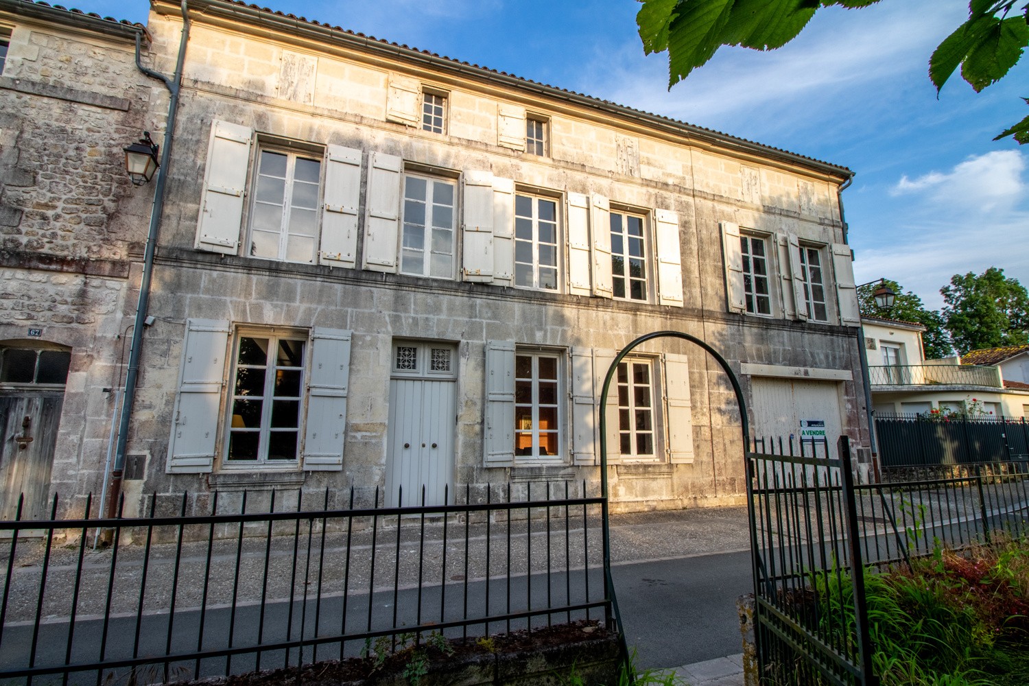 Vente Maison à Taillebourg 10 pièces