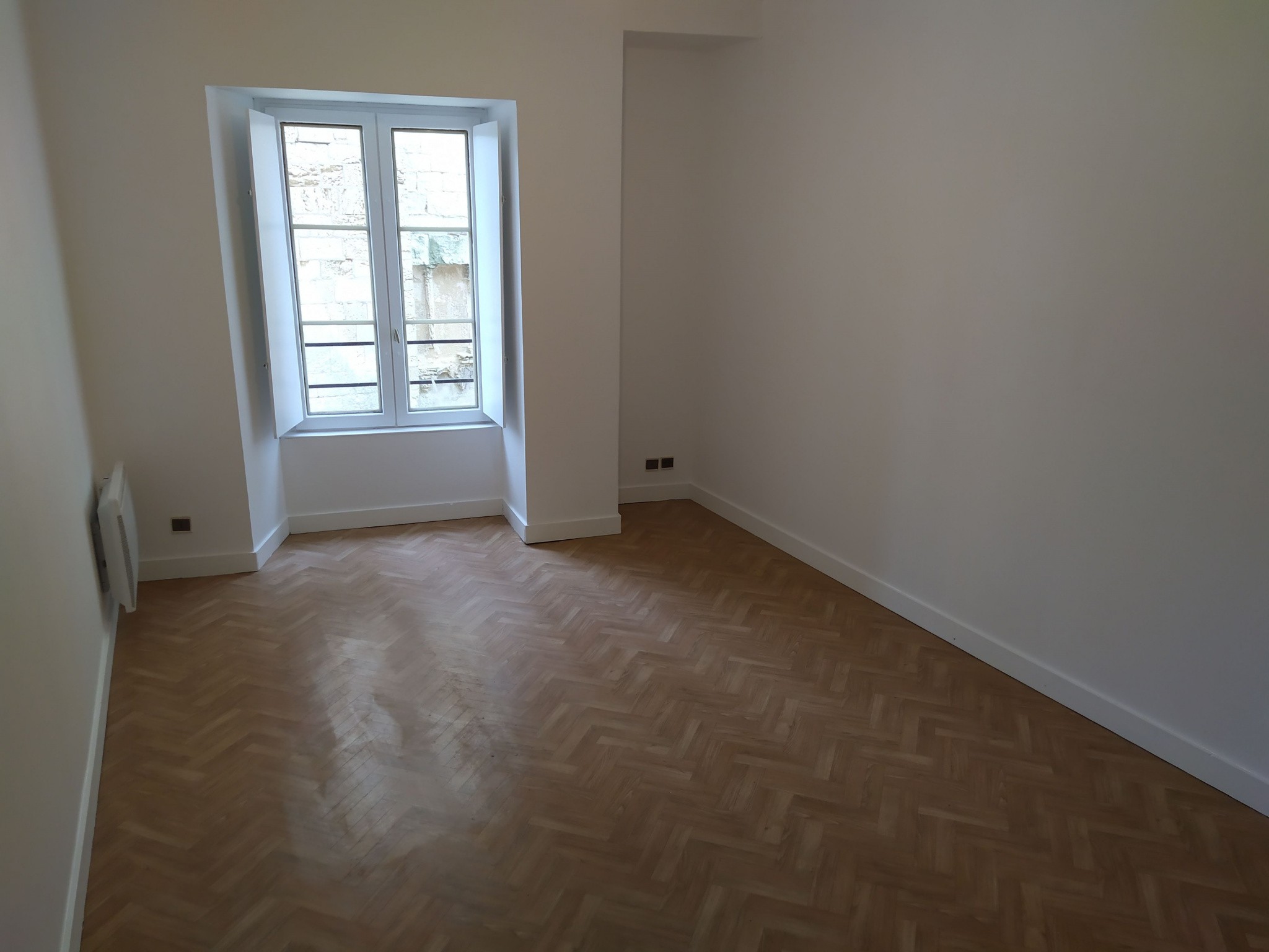 Location Appartement à le Puy-Notre-Dame 2 pièces