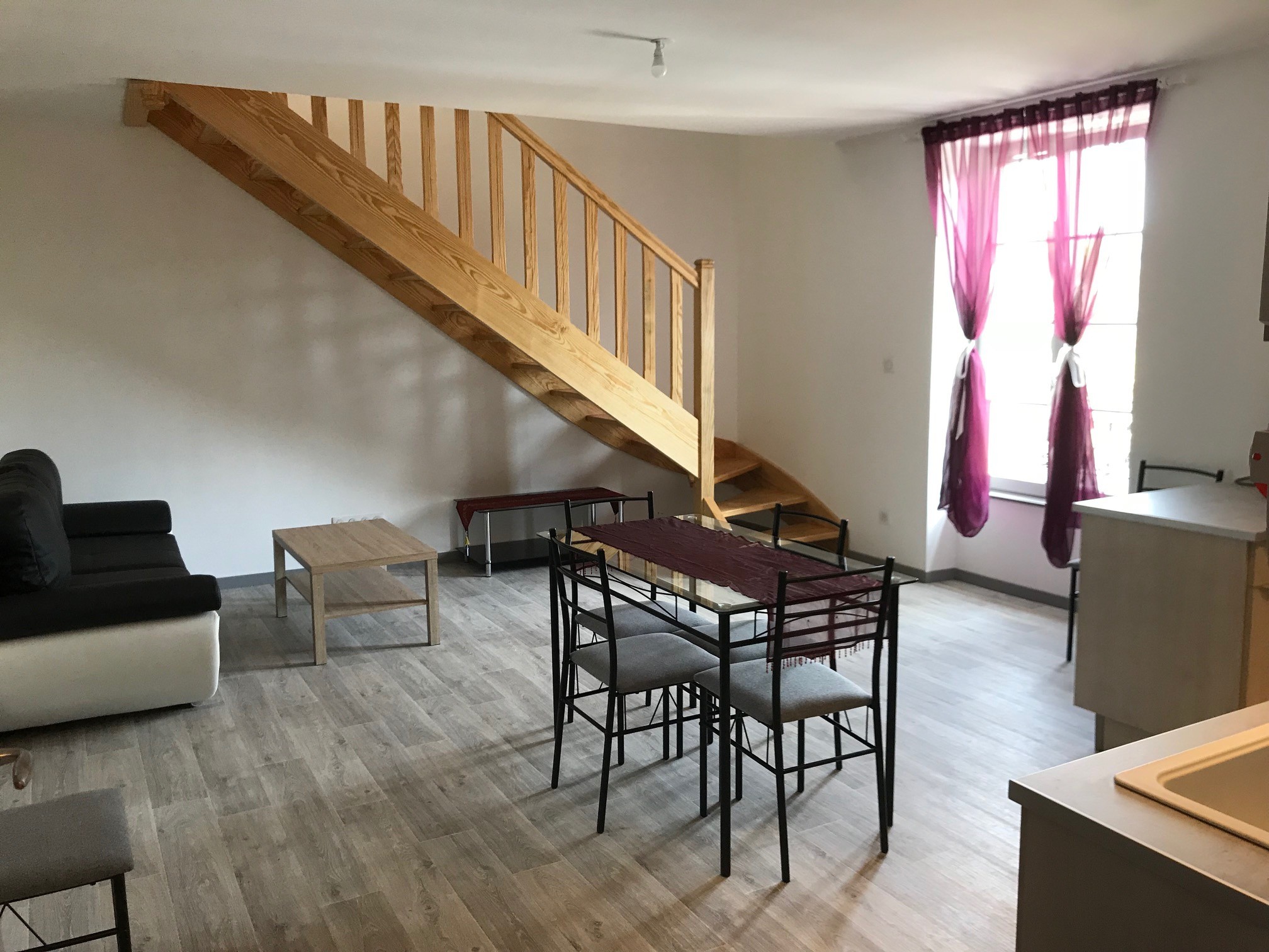 Vente Bureau / Commerce à Montignac 9 pièces