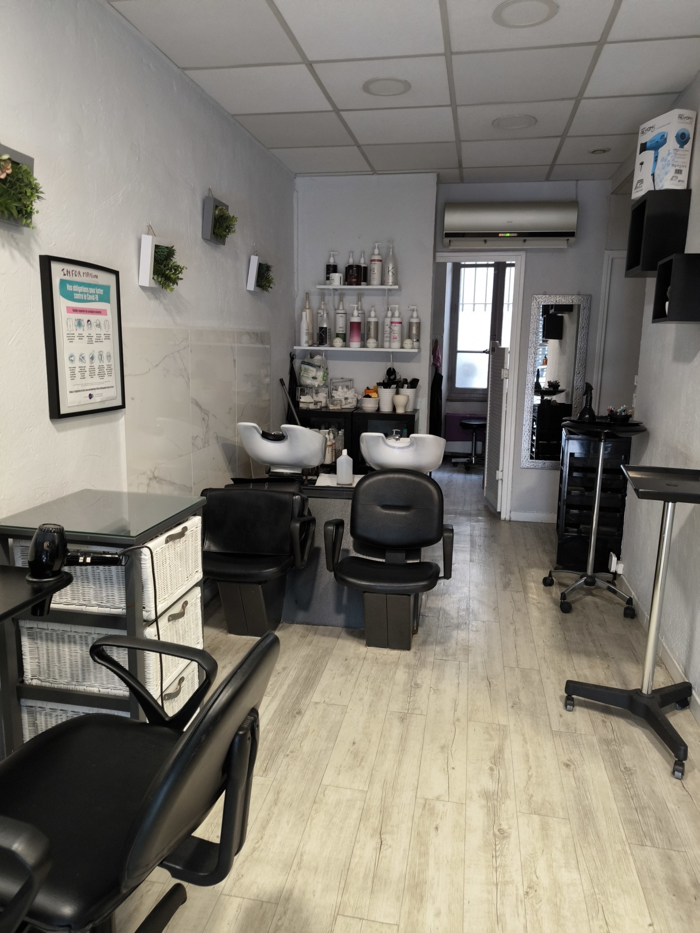 Vente Bureau / Commerce à Marseille 11e arrondissement 3 pièces