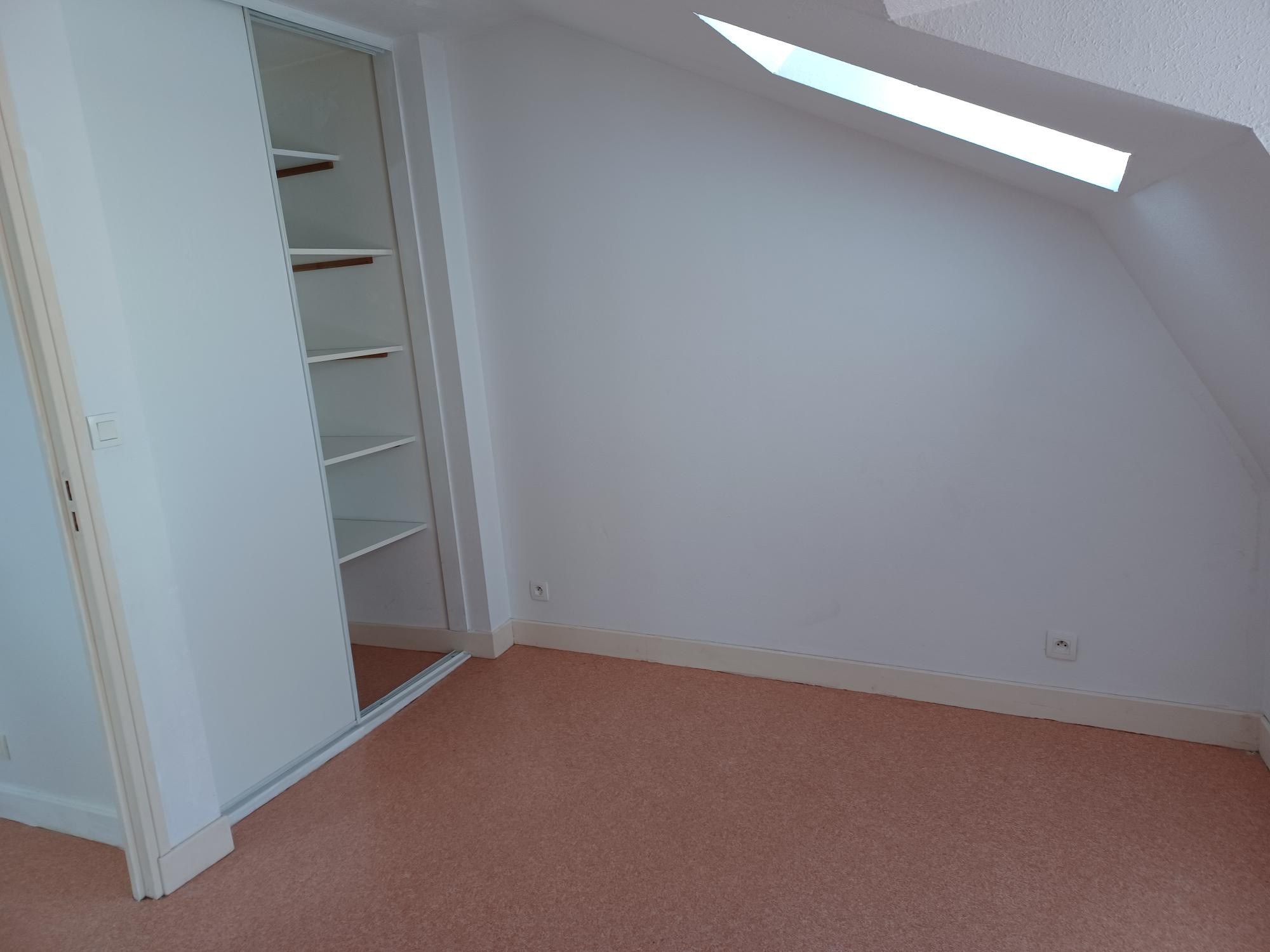 Location Appartement à Vic-sur-Cère 3 pièces