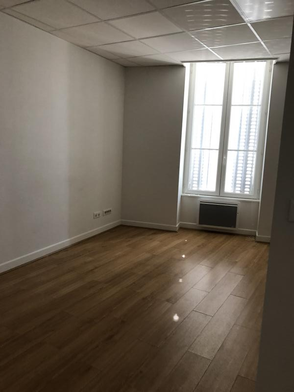 Location Bureau / Commerce à Aurillac 0 pièce