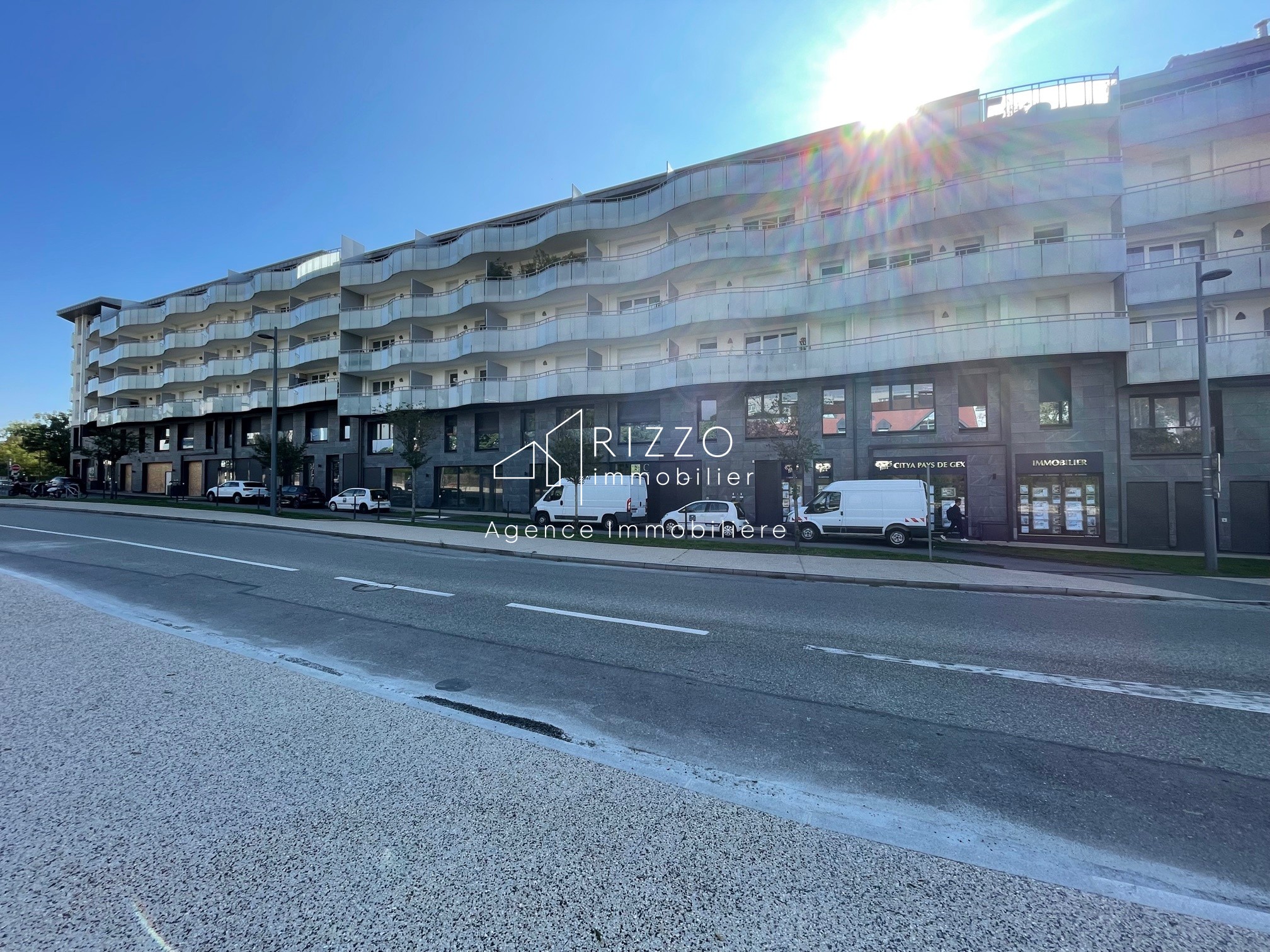 Vente Bureau / Commerce à Saint-Genis-Pouilly 1 pièce