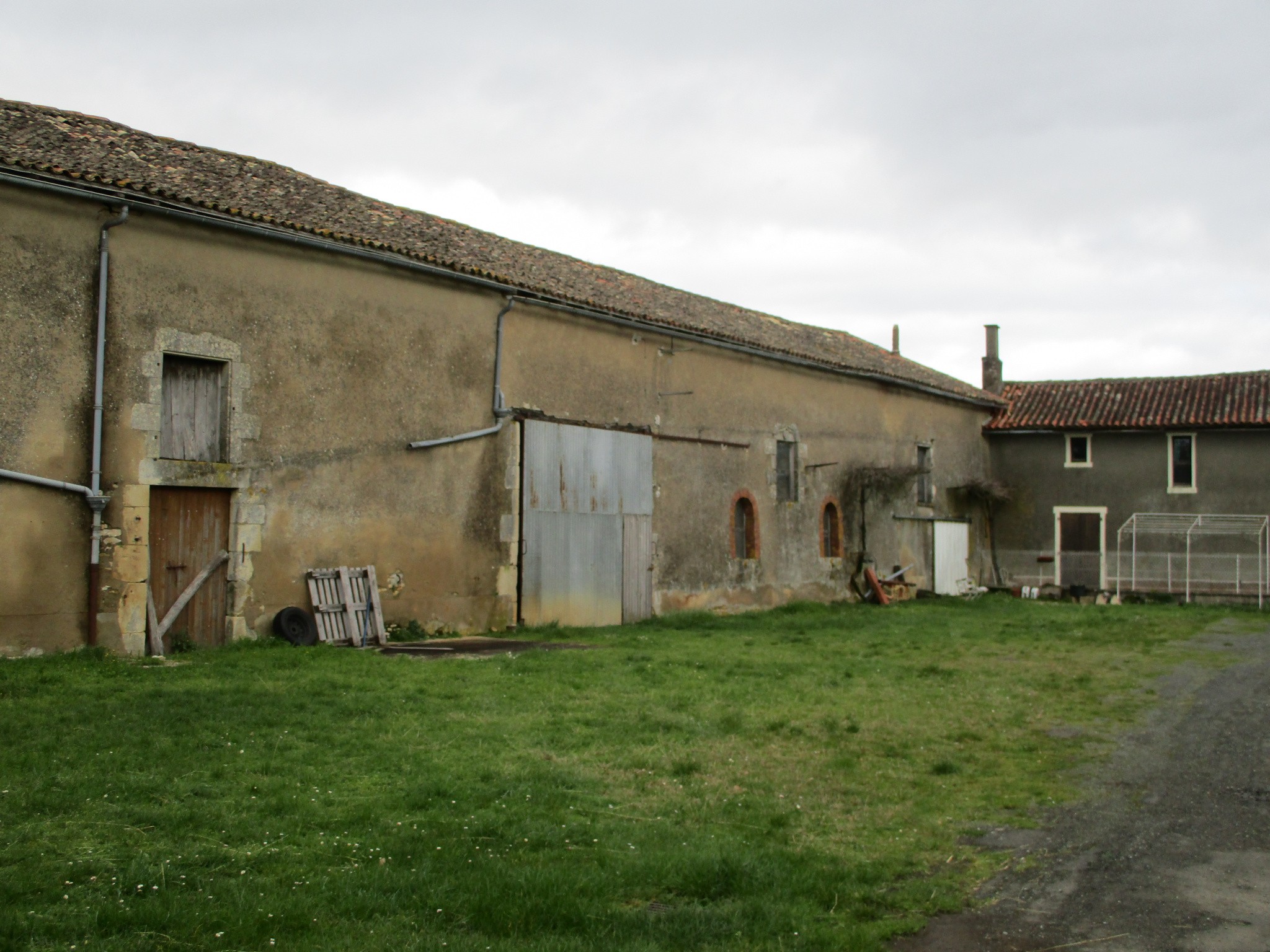 Vente Maison à Brux 12 pièces