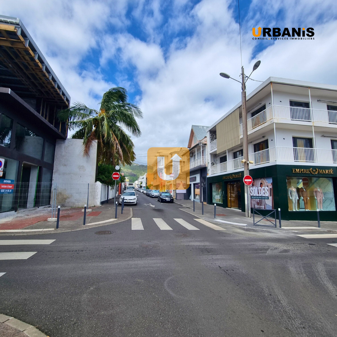 Location Bureau / Commerce à Saint-Denis 0 pièce