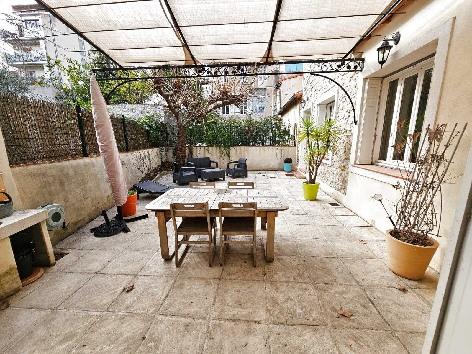 Vente Maison à Marseille 6e arrondissement 6 pièces