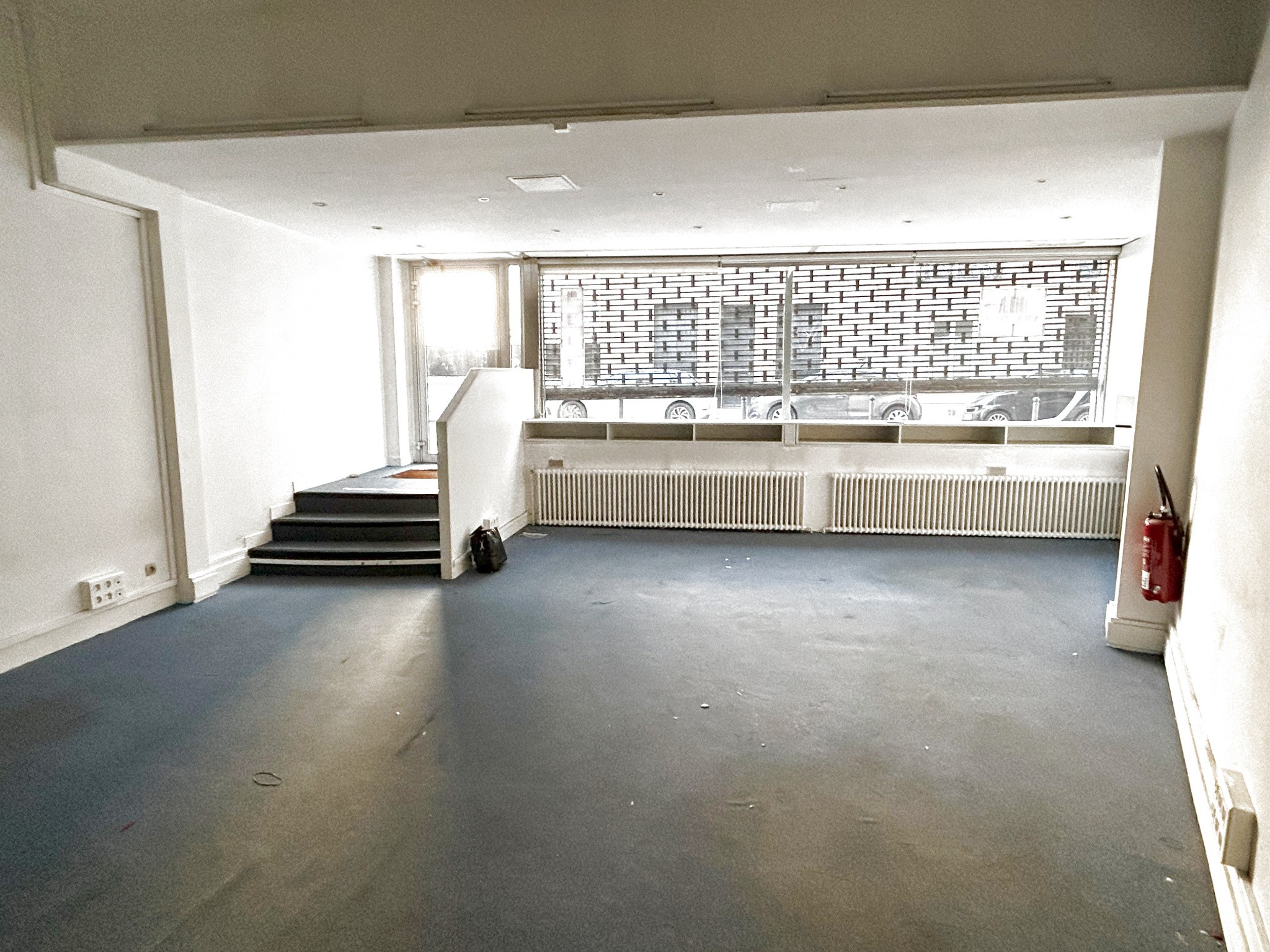 Location Bureau / Commerce à Paris Vaugirard 15e arrondissement 3 pièces