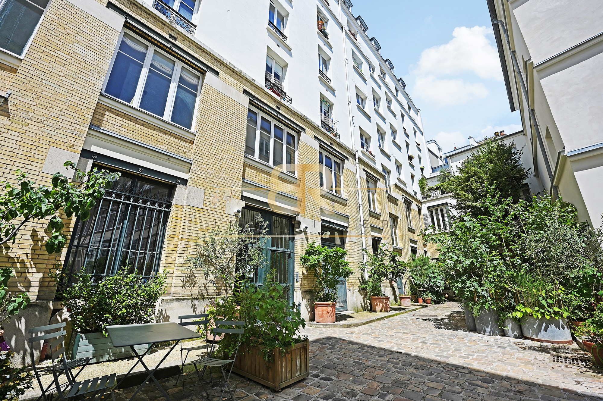 Vente Appartement à Paris Entrepôt 10e arrondissement 4 pièces