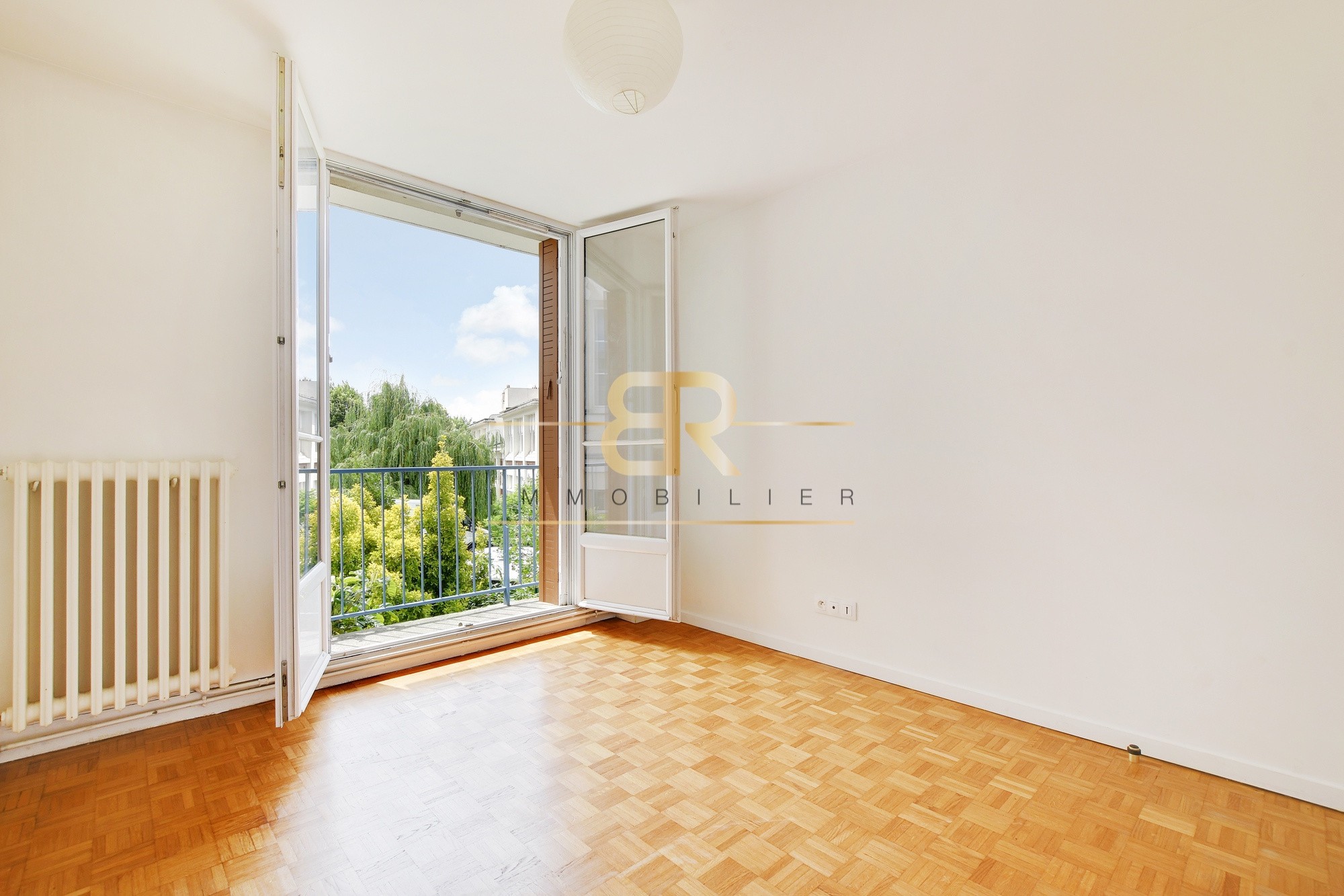 Vente Appartement à Paris Buttes-Chaumont 19e arrondissement 3 pièces