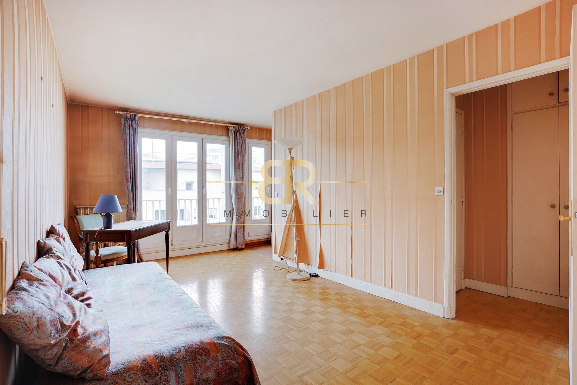 Vente Appartement à Paris Buttes-Chaumont 19e arrondissement 4 pièces